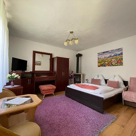Apartmany Pod Troma Korunami Červený Kláštor Eksteriør billede